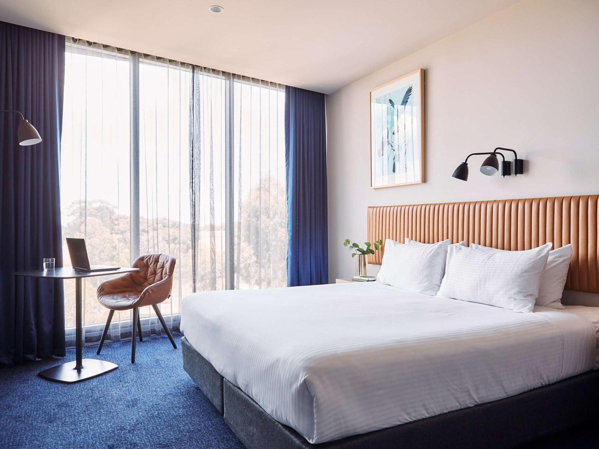 Mantra Melbourne Epping Hotel Exterior photo