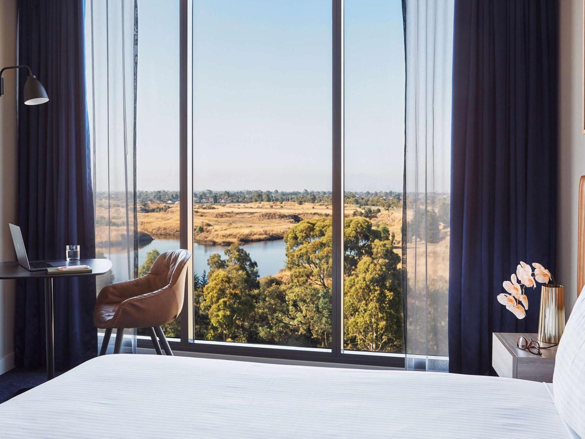 Mantra Melbourne Epping Hotel Exterior photo