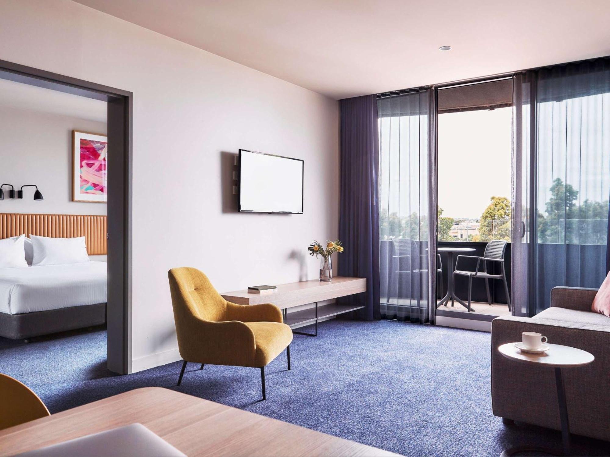 Mantra Melbourne Epping Hotel Exterior photo